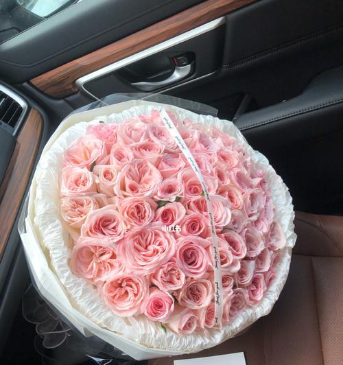 荔枝玫瑰花语之浪漫与热情（荔枝玫瑰花语的意义与传承）