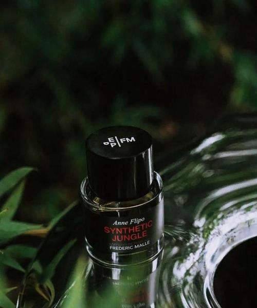 玫瑰花枯萎后用什么香水可以恢复？香水的选择有何讲究？