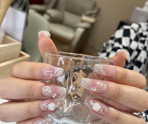 花嫁美甲的意义和象征是什么？如何选择适合自己的花嫁美甲？