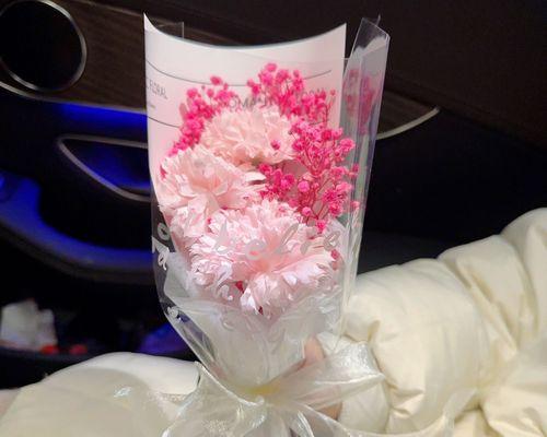 手捧花造型的永生花寓意是什么？