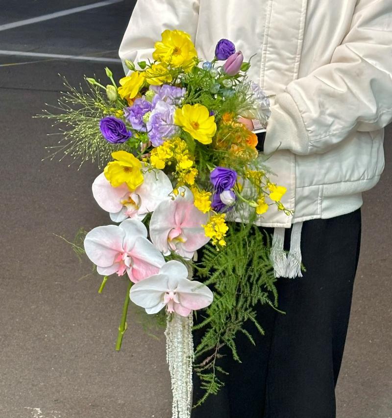 摄影时送手捧花有何寓意？手捧花在摄影中的意义是什么？