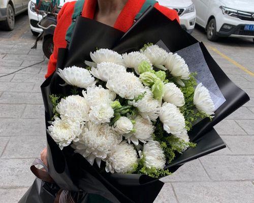哀悼节应该选择哪种花表达哀思？
