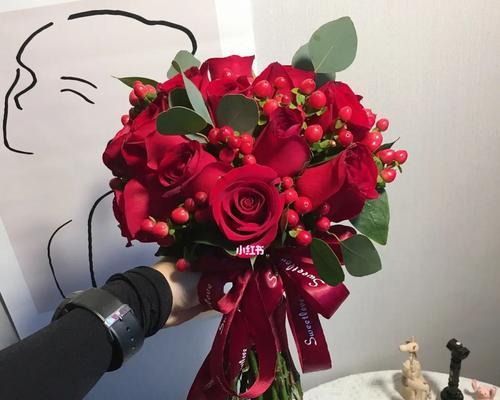 红色玫瑰手捧花象征什么？插红色玫瑰手捧花的意义是什么？