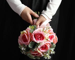 彩色婚礼手捧花代表什么？不同颜色的花有哪些特殊含义？