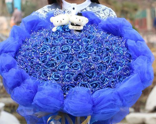 蓝色玫瑰花作为礼物给儿子有何寓意？它们代表什么？