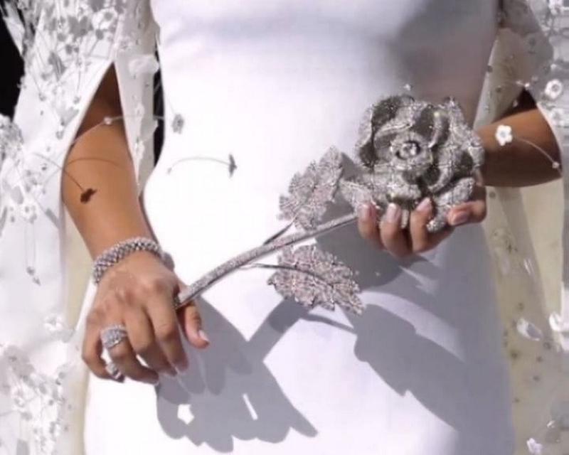 手捧花变公主裙子有何寓意？