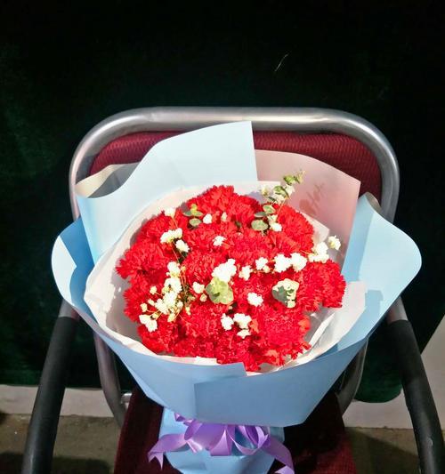 紫红色满天星花语（用星光点亮爱情）
